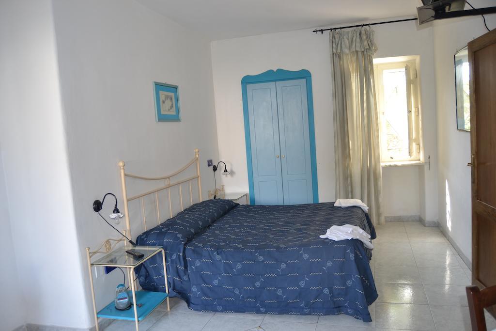 Piccolo Tirreno Hotel Residence Procida Habitación foto