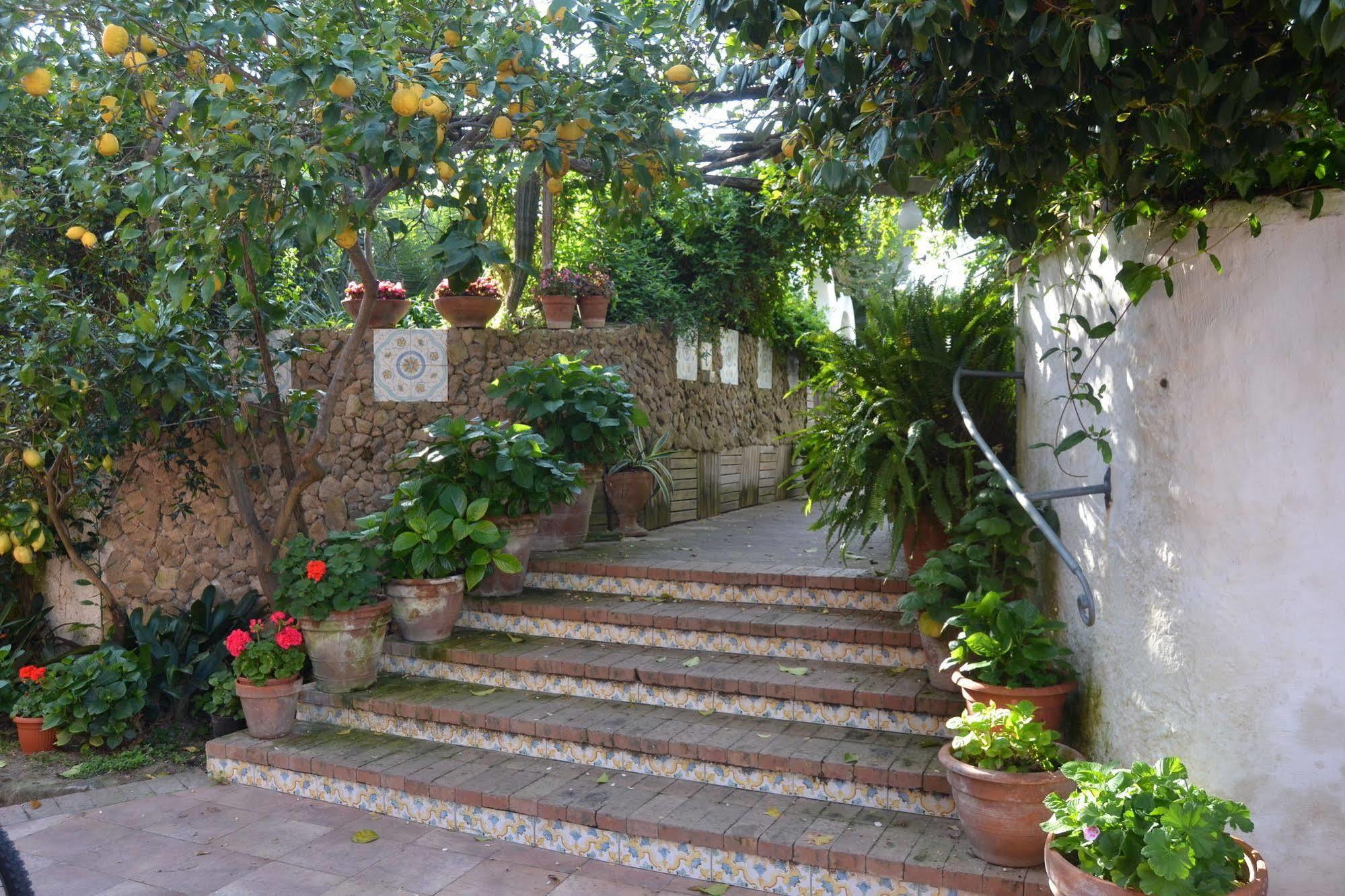 Piccolo Tirreno Hotel Residence Procida Exterior foto